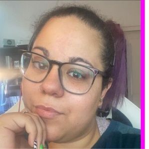 Meet your Posher, Crystal